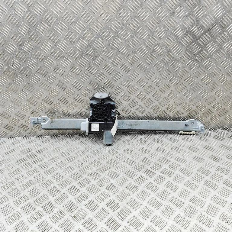 Front door window regulator with motor – Opel Vivaro (2014-2018)