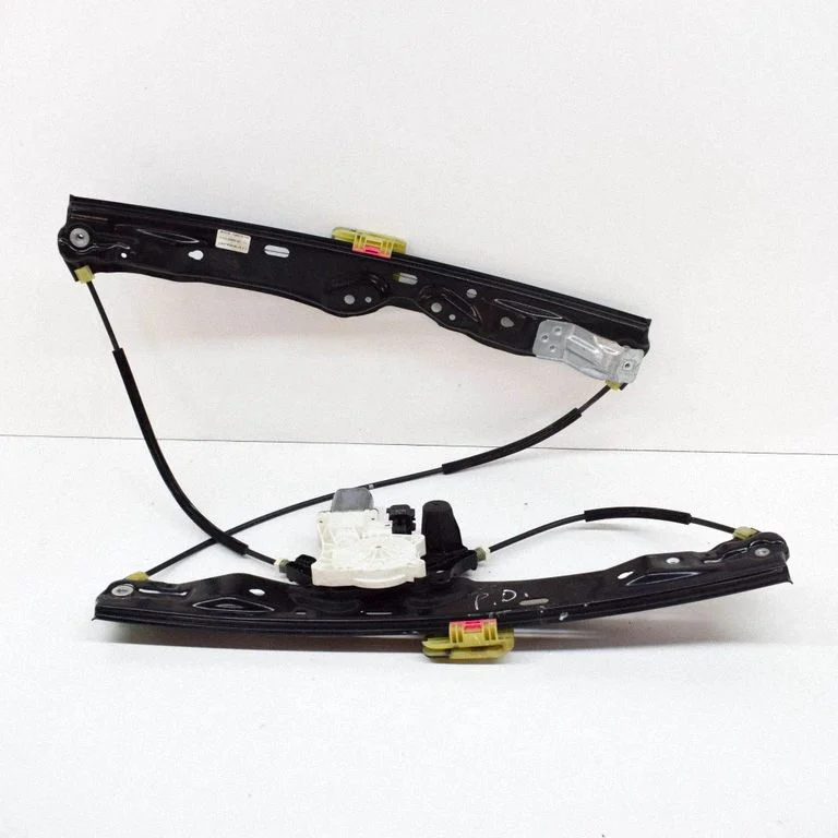 Front door window regulator with motor C26570104