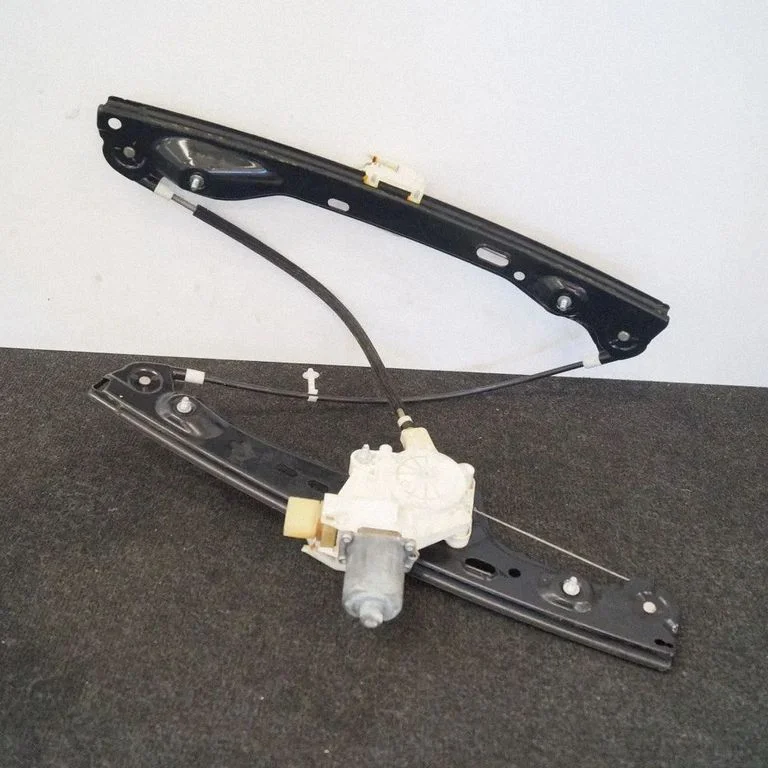 Front door window regulator with motor 6927028