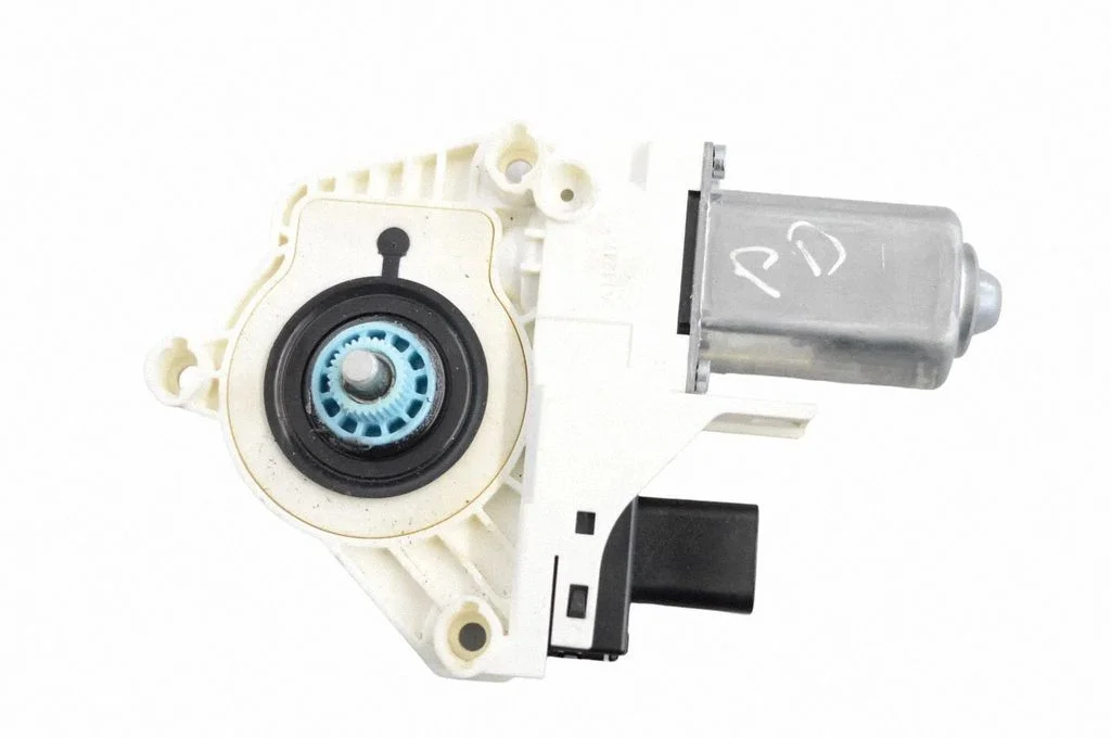 Priekšējā loga pacēlāja motoriņš G03483101