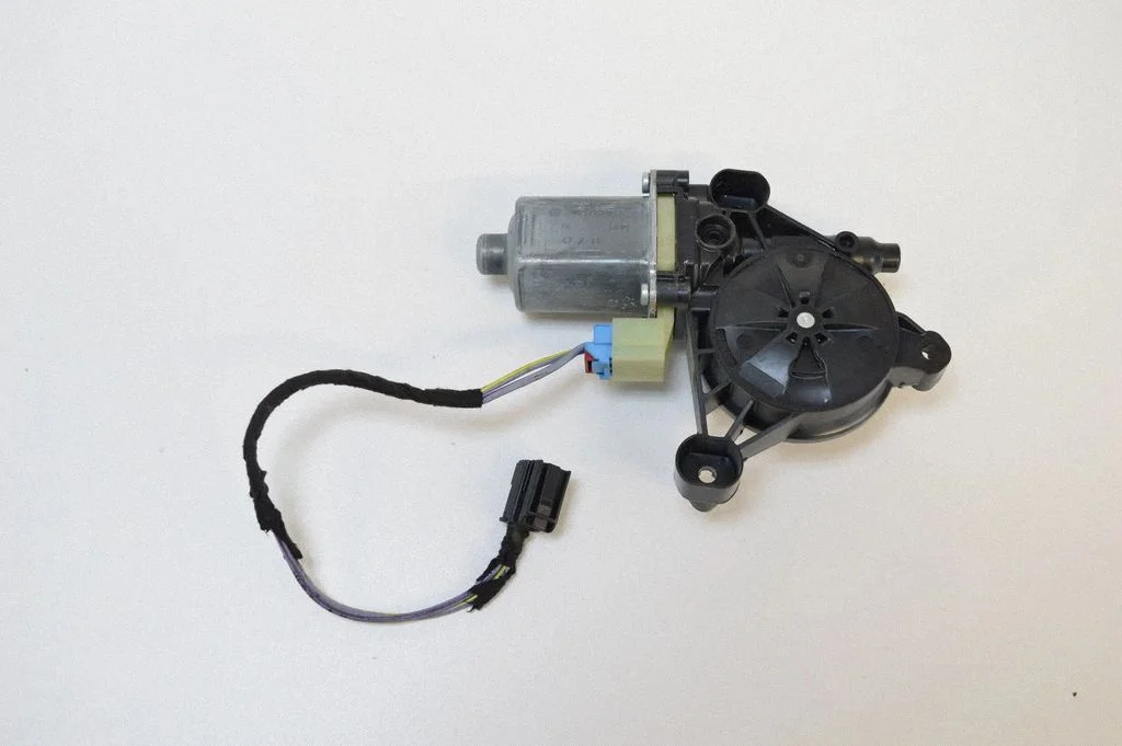 Front door window regulator motor – Audi A3 S3 A3 Sportback 8P (2005-2013)