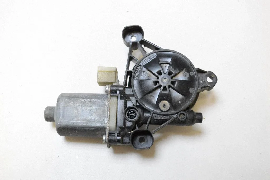 Front door window regulator motor – Volkswagen e-Golf (2014-)