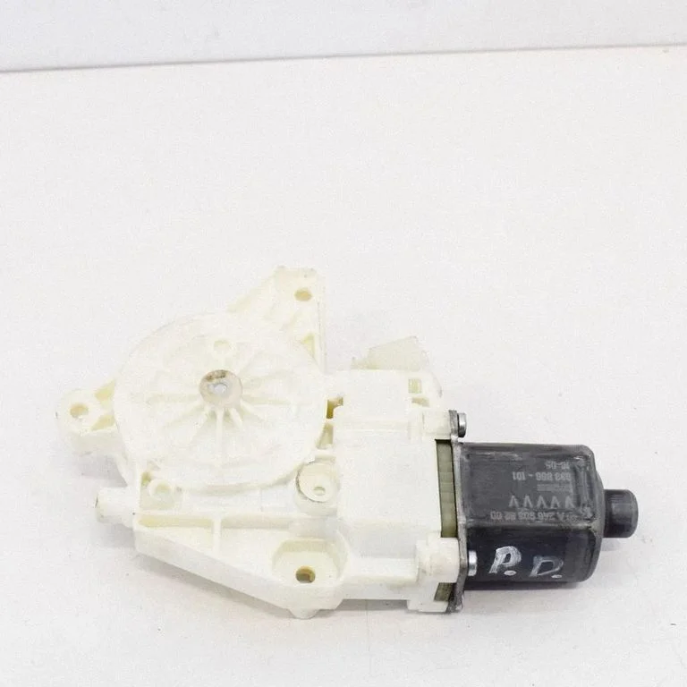Priekšējā loga pacēlāja motoriņš A2469065200