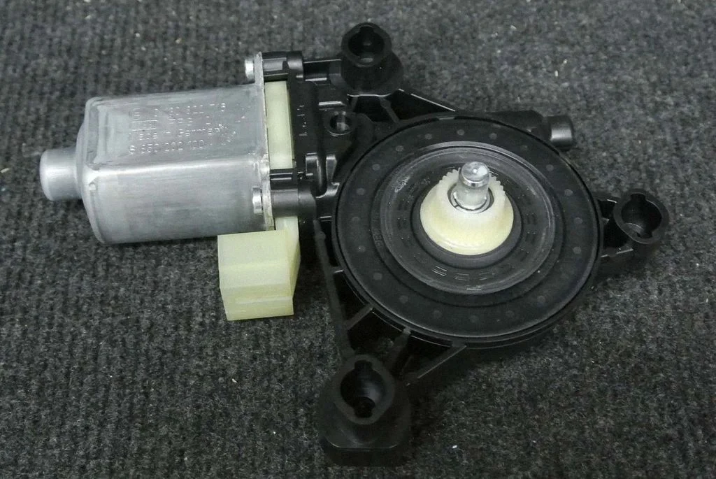 Front door window regulator motor – Volkswagen e-Golf (2014-)