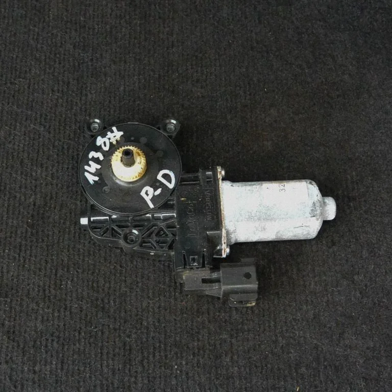 Front door window regulator motor – Ford C-MAX II (2010-2019)