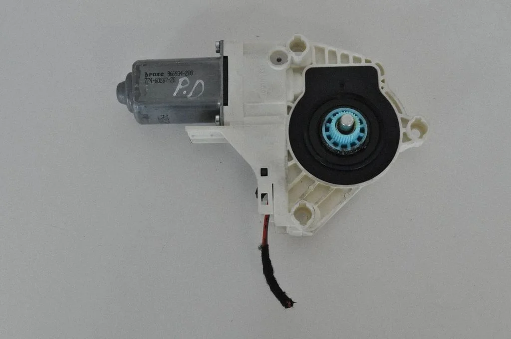 Front door window regulator motor – Audi A4 Allroad B8 (2008-2016)