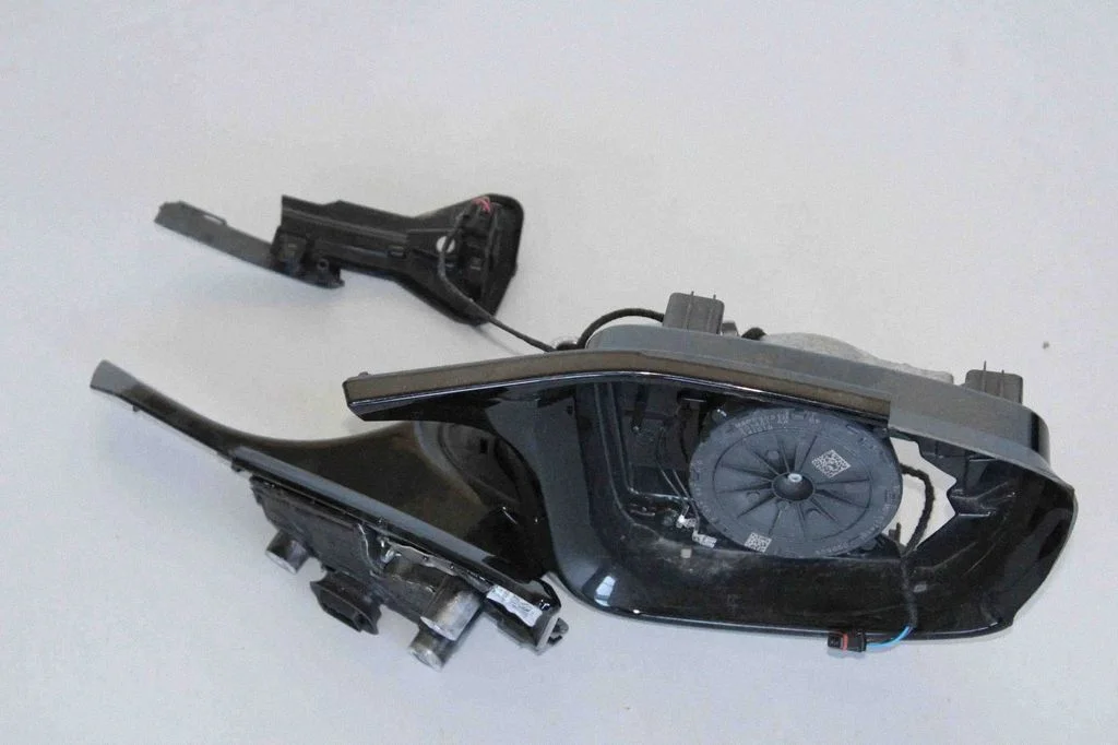 Coupe wind mirror (mechanical) – BMW 8 Series G16 (2019-)