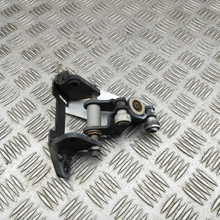 Sliding door upper roller guide/hinge – Mercedes-Benz Sprinter W906 (2006-2018)