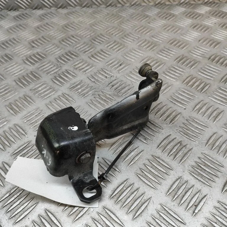 Augšējā rullīša vadotne/ augšējā eņģe A4477600247