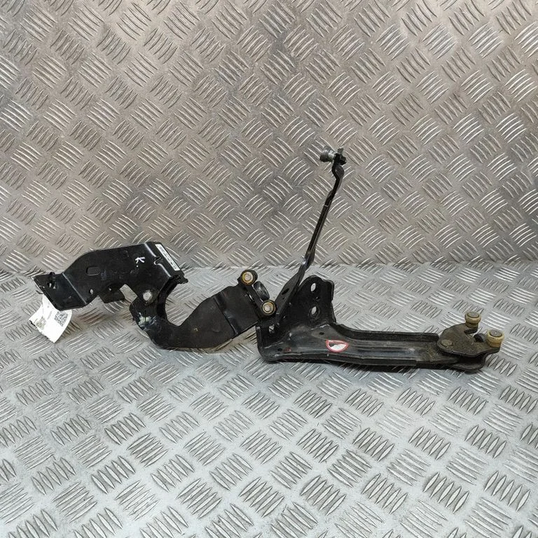 Augšējā rullīša vadotne/ augšējā eņģe 9847162380