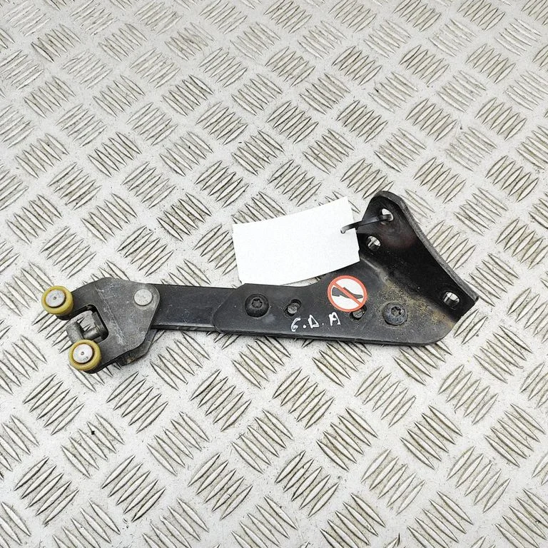 Sliding door lower roller guide/hinge 9808075880