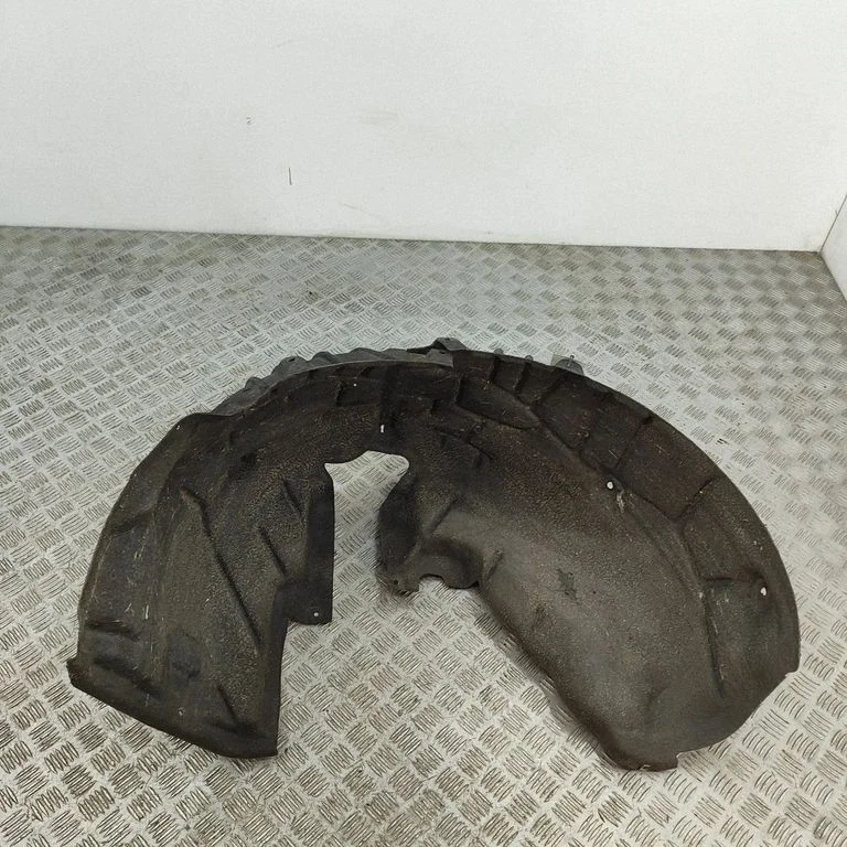 Rear arch fender liner splash guards 8W0810172F