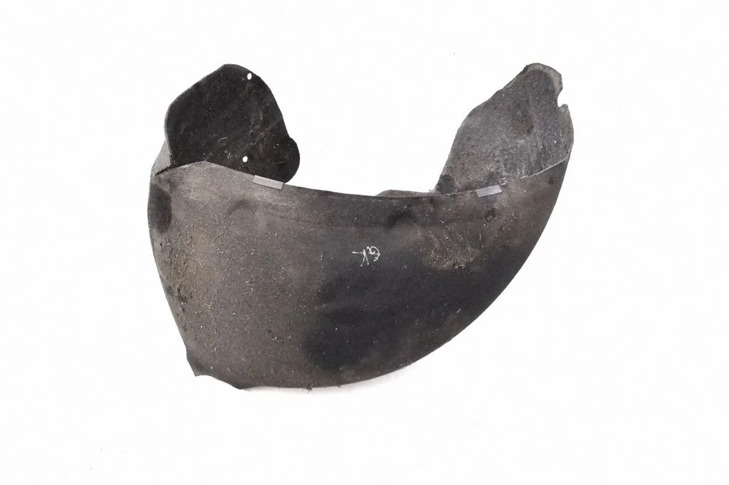Rear arch fender liner splash guards – left