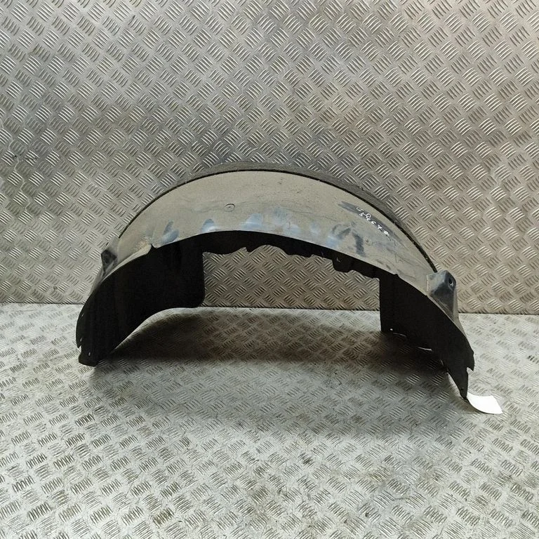 Rear arch fender liner splash guards A1668841422