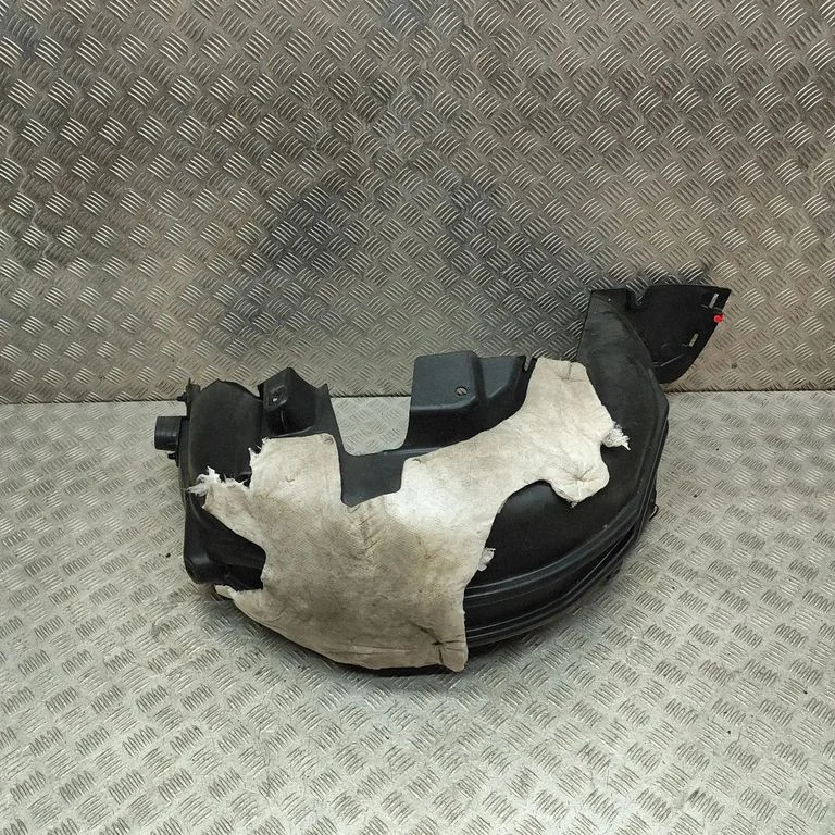 Rear arch fender liner splash guards 9832023580