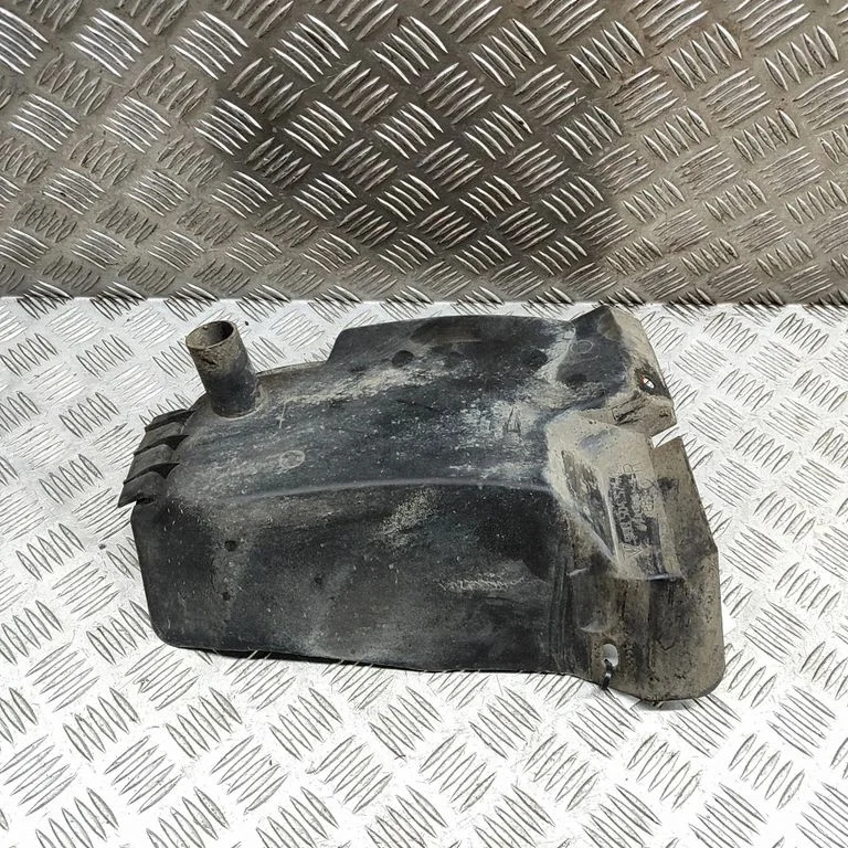 Aizmugurējais dubļusargs (arkas ieliktnis) 98650457400