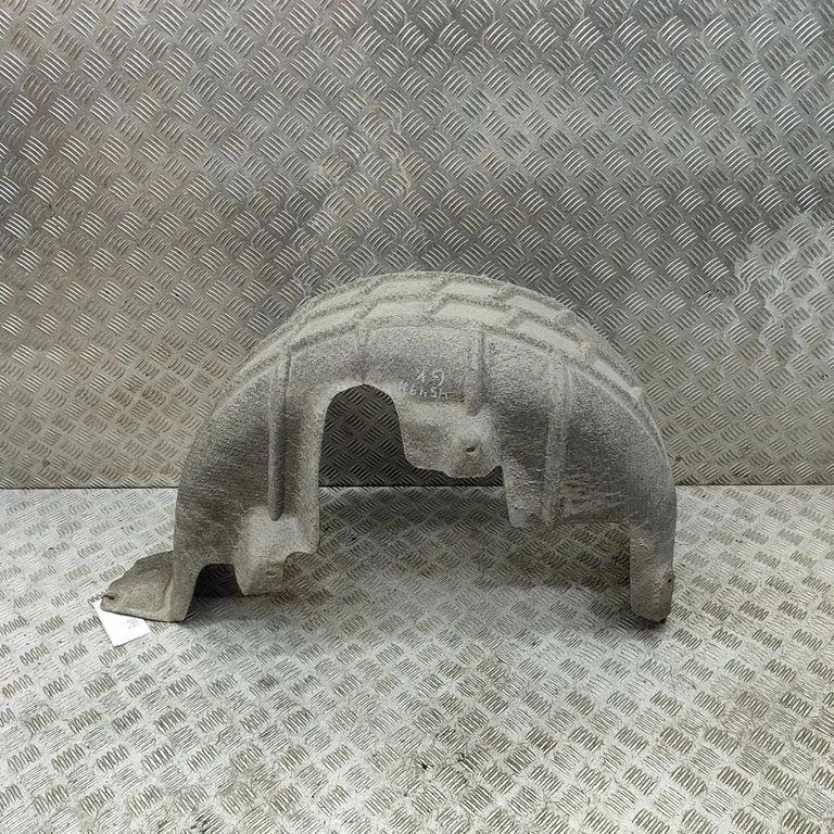 Tagumine poritiivakate 5G0810971C