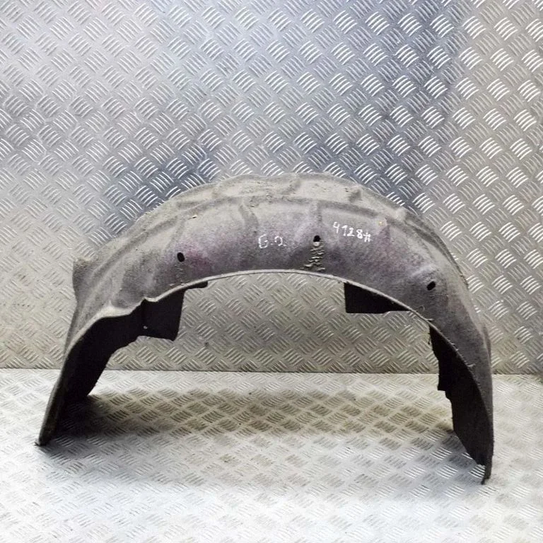 Rear arch fender liner splash guards 8V0810172C
