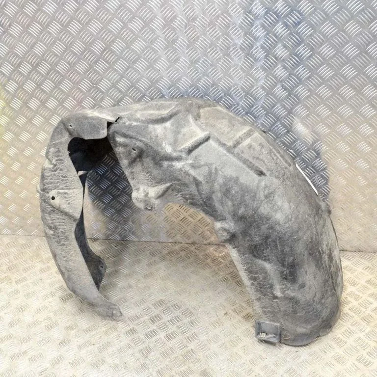 Tagumine poritiivakate – Tesla Model Y (2020-)