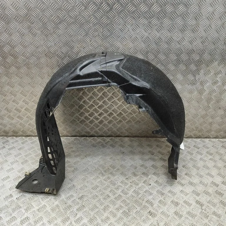 Tagumine poritiivakate – BMW i3 (2013-)