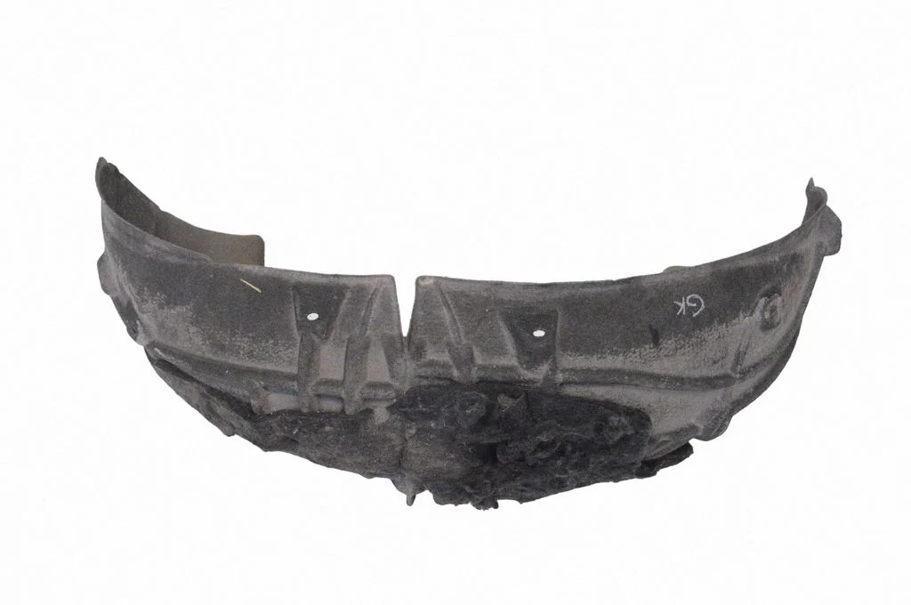 Rear arch fender liner splash guards – left