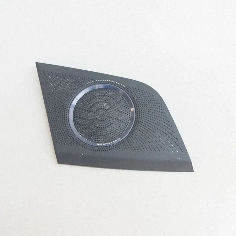 Maskownica głośnika środkowego 8T0857228A
