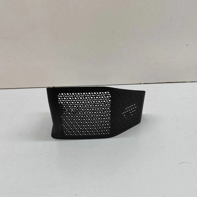 Armatuurlaua keskkõlari kate 689205MR0A