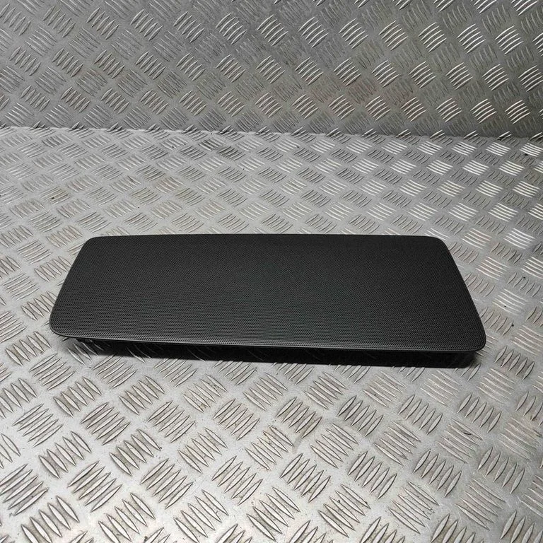 Centrālā skaļruņa apdare 8W5035406B