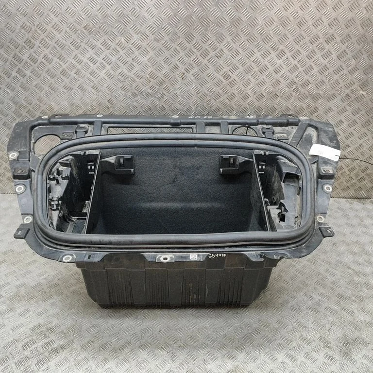 Glove box – Audi E-tron GT (2021-)