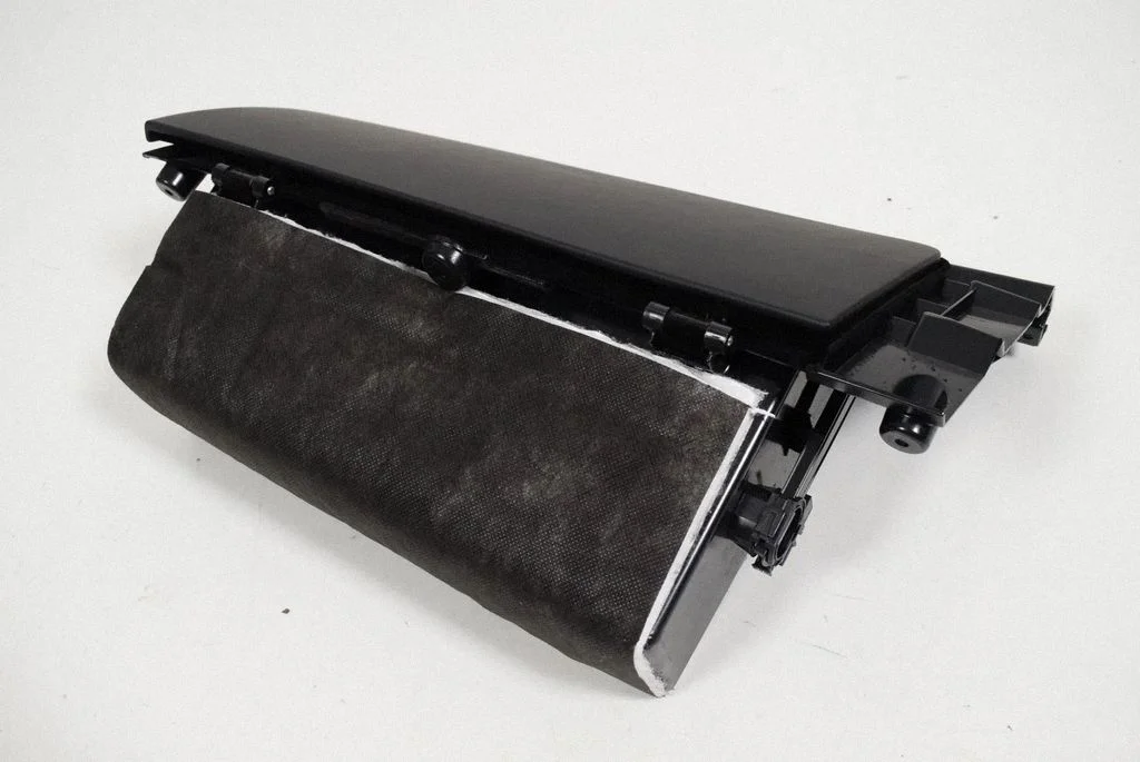 Glove box – Tesla Model S (2012-)