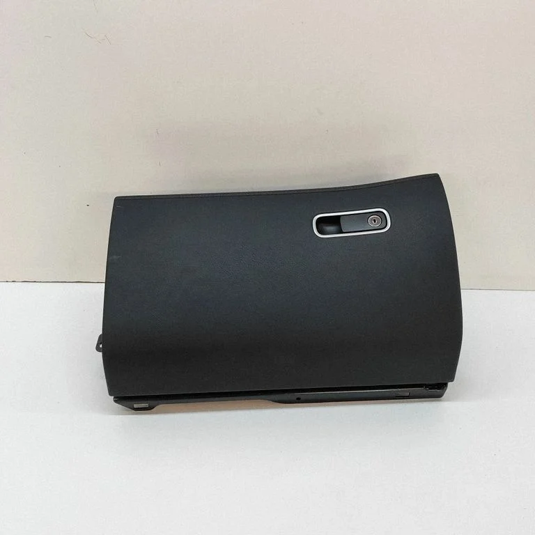 Glove box A1676804200