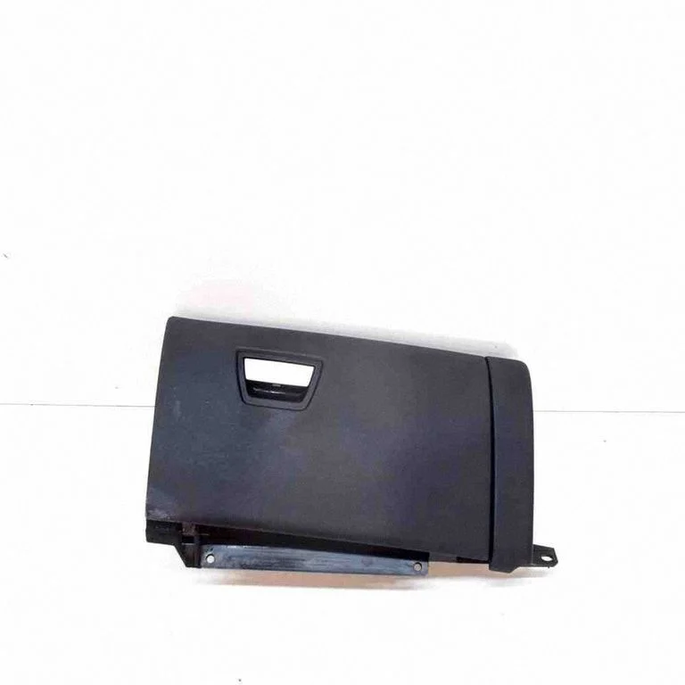 Glove box – Maserati Ghibli (2013-)
