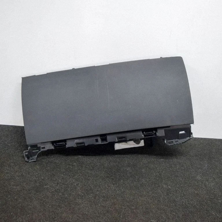 Glove box 2019446X
