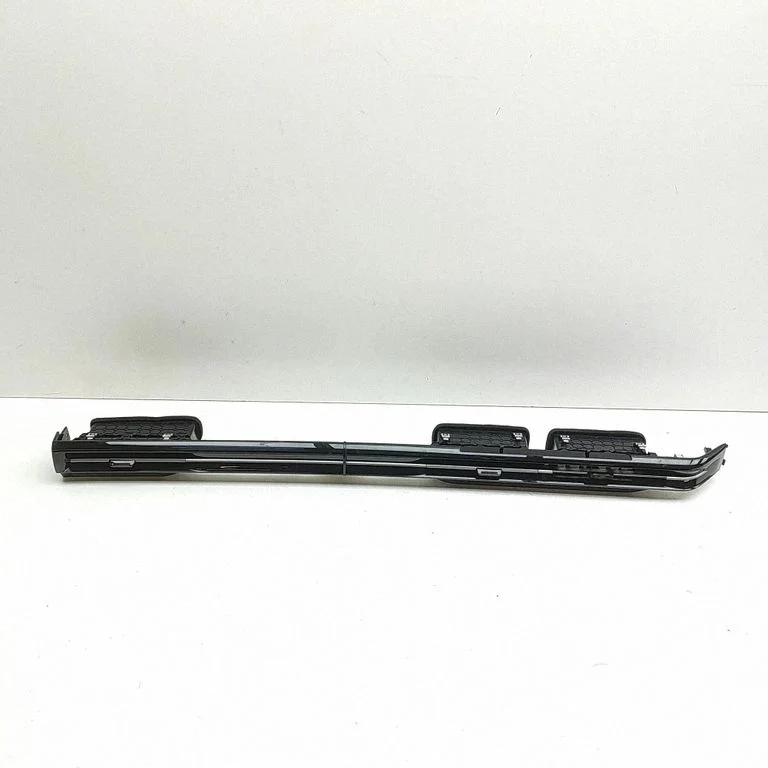Dashboard glove box trim 10989526