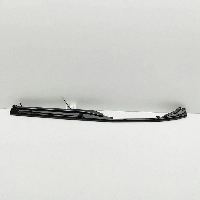 Dashboard glove box trim 4M8853190J