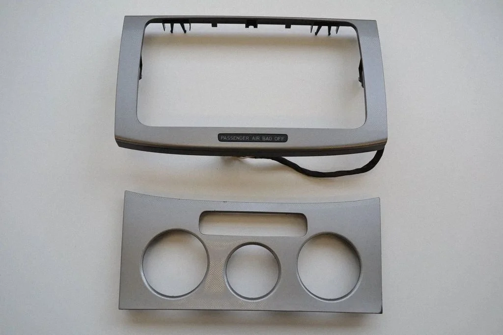 Dashboard glove box trim – Volkswagen Passat B5.5 (2001-2005)