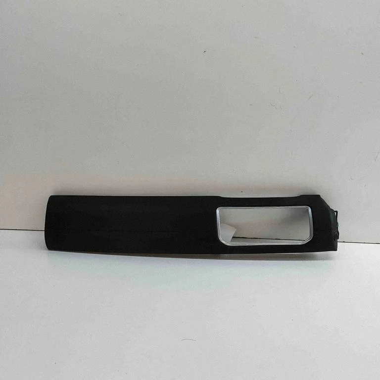 Dashboard glove box trim BJ3204268FAW