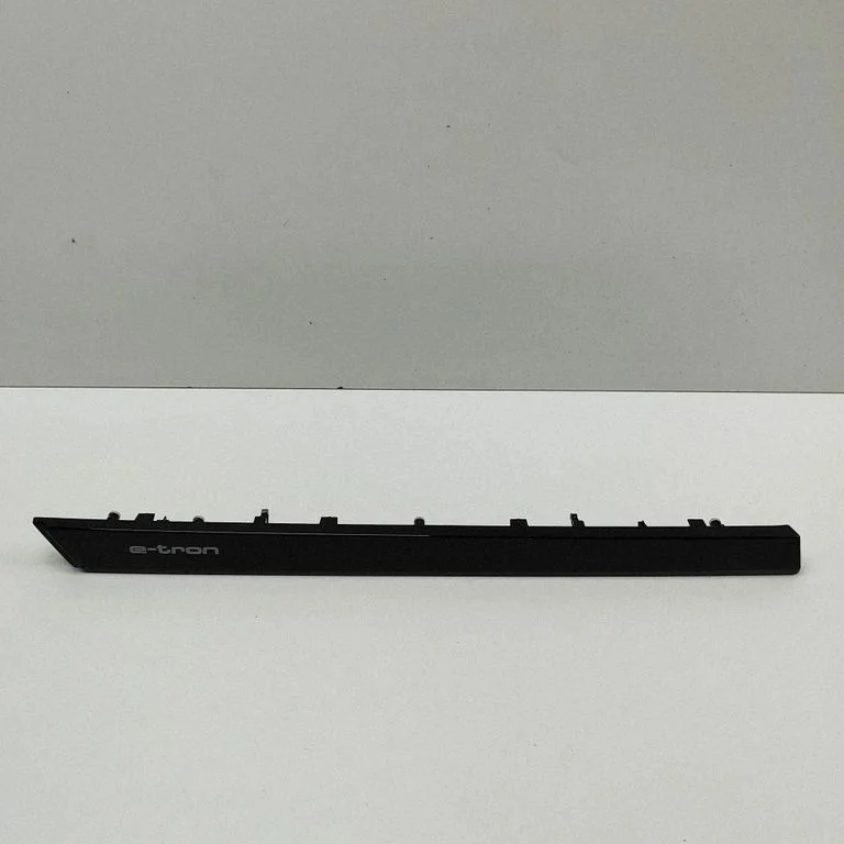 Dashboard glove box trim 4KL857186