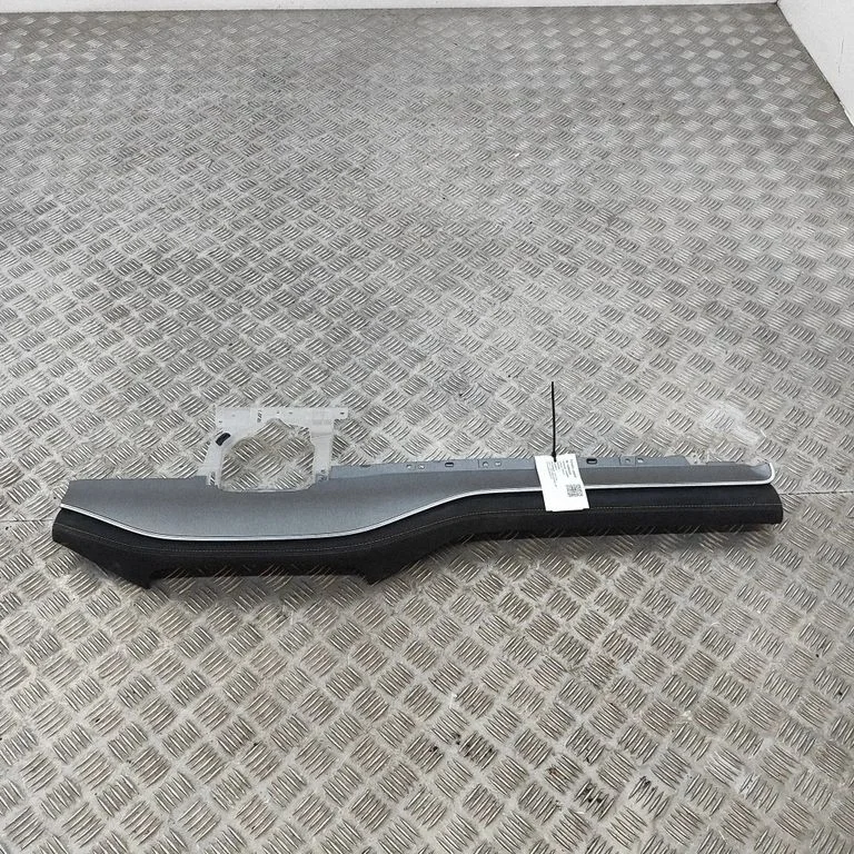 Dashboard glove box trim STHA5306146