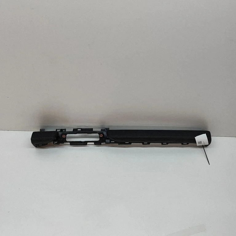 Dashboard glove box trim LJ8BR04562B