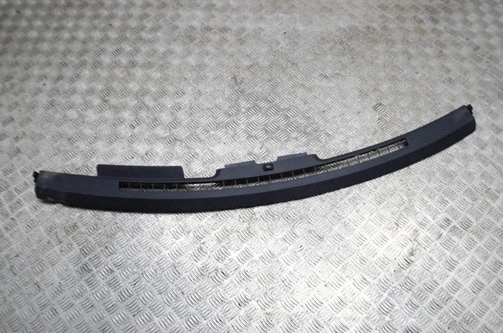 Dekoratīvā apdares josliņa GR3B63046B62A