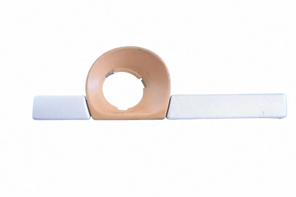 Dashboard glove box trim