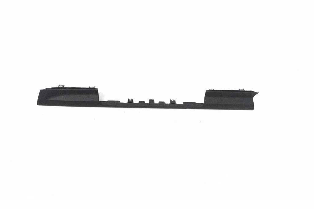 Dashboard glove box trim 8W2857304A