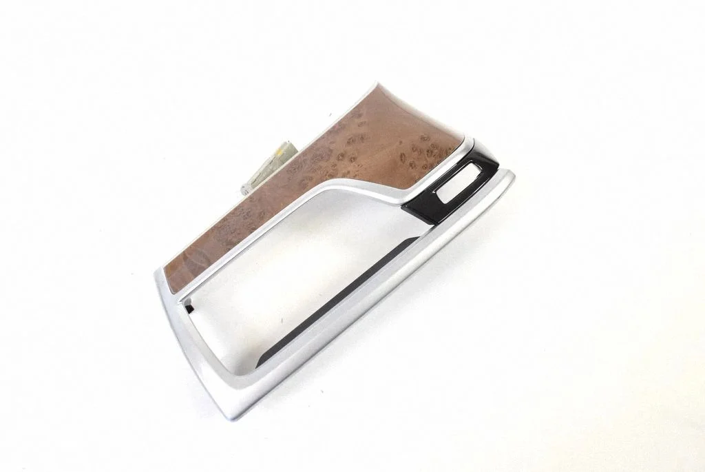 Dashboard glove box trim – BMW 7 Series G11 G12 (2015-2022)