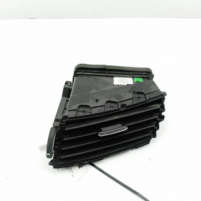 Paneļa gaisa restītes 687504KJ2A