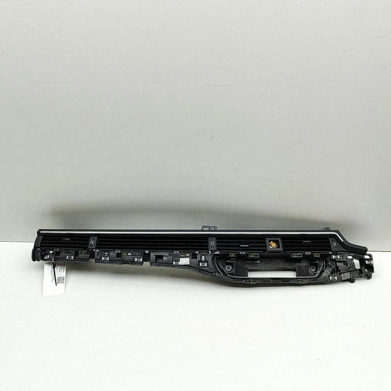 Dashboard air vent grill cover trim 8W2820902