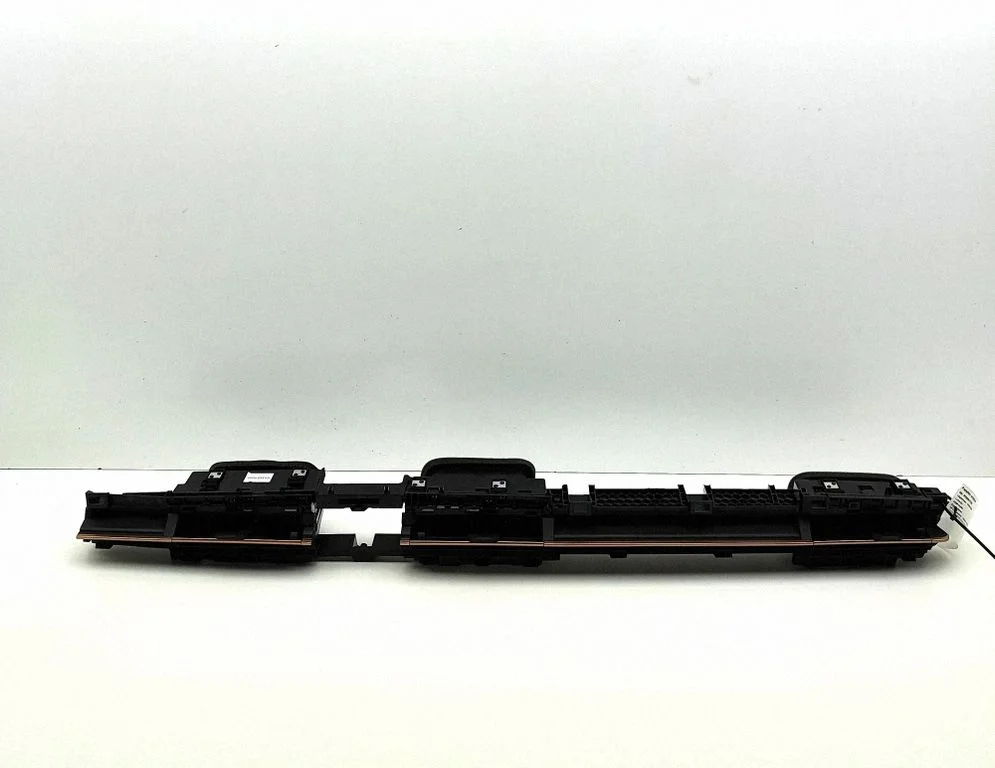 Dashboard air vent grill cover trim 687505MR1A