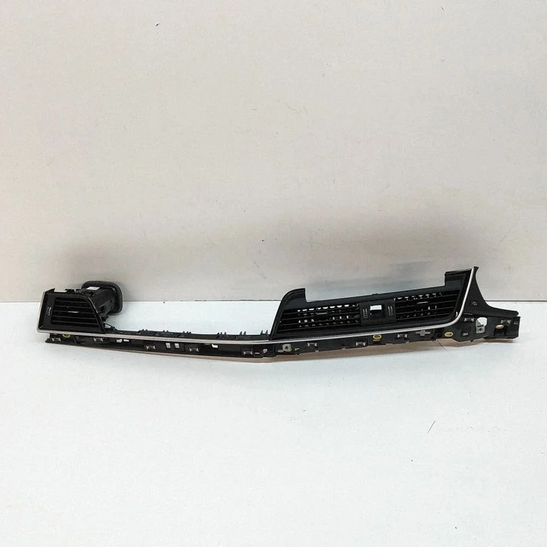 Kratka nawiewu szyby 80C820901