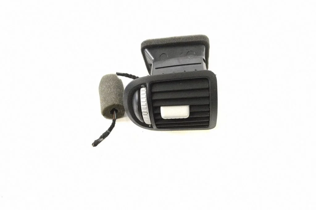Paneļa gaisa restītes 7L5819703A