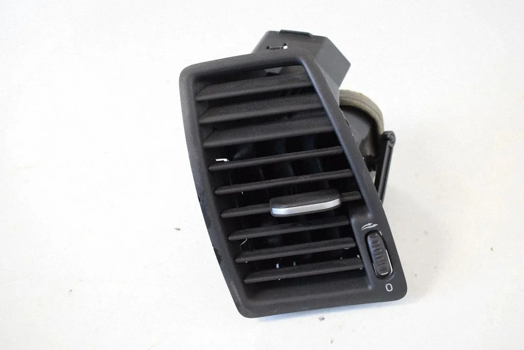 Dashboard air vent grill cover trim – Volvo XC90 (2007-2014)